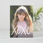 白い手文字のXOXOバレンタインデーの写真 シーズンカード (スタンド正面)