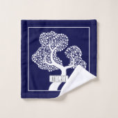 白い抽象芸術の丸木と縁どネイビーブルー バスタオルセット (ウォッシュタオル)