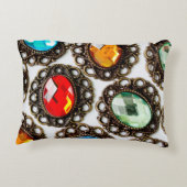 白い数々の背景に色のヴィンテージのブローチ アクセントクッション (裏面)