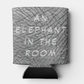 白い文字で部屋の皮膚の写真に象 缶クーラー (裏面)