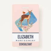 白い斑点のある美しい茶色のシカ バッジ (正面)