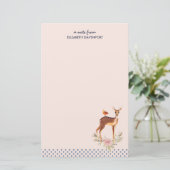 白い斑点のある美しい茶色のシカ 便箋 (スタンド正面)