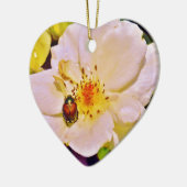 白い日本のバラの甲虫 セラミックオーナメント (左)