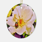 白い日本のバラの甲虫 セラミックオーナメント (左)