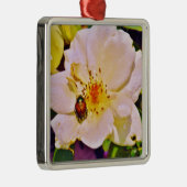 白い日本のバラの甲虫 メタルオーナメント (右)