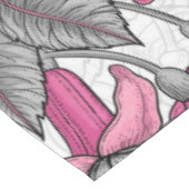 白い明るい赤紫色とハチドリ テーブルクロス (アングル)