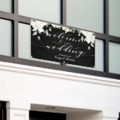白い書道牡丹ブラックウェルカム結婚ズ 横断幕 (ビルの外側)