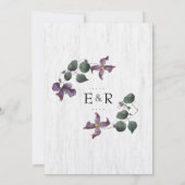 白い木の背景に紫の花のウェディング招待状 招待状 (裏面)