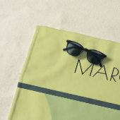 白い果実ミックスグリーン色ブロックモダン ビーチタオル (インサイチュ)