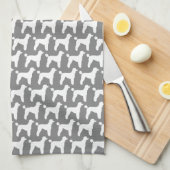 白い標準プードルはパターンのシルエットを描きます キッチンタオル (四つ折り)