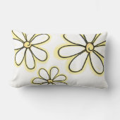 白い模様の大きな黄色のデイジーの花 ランバークッション (正面)