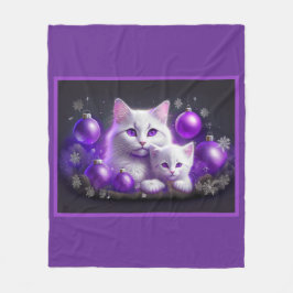白い母猫と子猫の紫のクリスマスシーン フリースブランケット