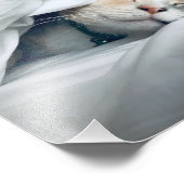 白い毛布の下で寝ている猫 フォトプリント            (角)