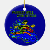 白い水のパドルが他の人と上手に セラミックオーナメント (裏面)