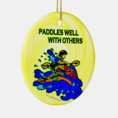 白い水のパドルが他の人と上手に セラミックオーナメント (右)