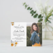 白い水仙の写真 愛する人の記憶を称えるカード 招待状 (スタンド正面)