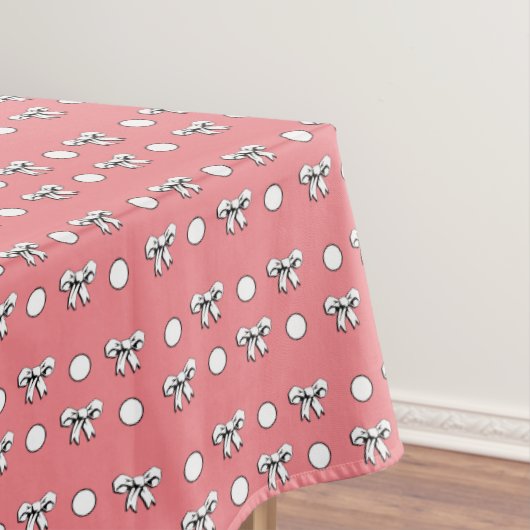 白い水玉と漫画の蝶リボン付きピンク テーブルクロス (インサイチュ)