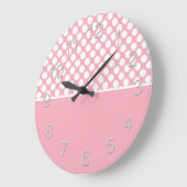 白い水玉模様オンピンク ラージ壁時計 (傾斜)