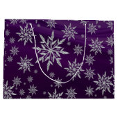 白い氷晶が付いている紫色のクリスマスの星 ラージペーパーバッグ (裏面)