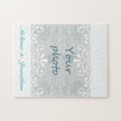 白い渦巻き旋回、ティール（緑がかった色）文字新郎新婦結婚の写真 ジグソーパズル (横)