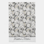 白い灰色の白人花のフローラスタイリッシュ キッチンタオル (縦)
