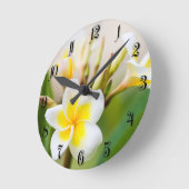 白い熱帯花 ラウンド壁時計 (傾斜)