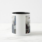 白い犬の身に着けている衣服 マグカップ (中央)