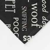 白い犬の骨と名前を持つ小さな黒 フリースブランケット (角)