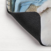 白い猫が洗濯籠で寝ていた。 マウスパッド (コーナー)