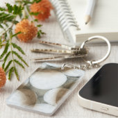 白い球体と茶色の円 キーホルダー (正面右)