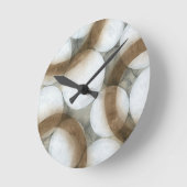 白い球体と茶色の円 ラウンド壁時計 (傾斜)