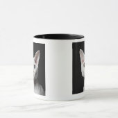 白い異様目の猫 マグカップ (中央)