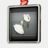 白い白人黒水 メタルオーナメント (左)