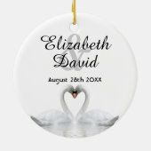 白い白鳥が名前に結婚恋する セラミックオーナメント (裏面)