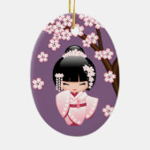 白い着物こけし人形可愛い芸者ガールパープル セラミックオーナメント (裏面)