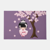 白い着物こけし人形可愛い芸者ガールパープル ドアマット (正面)