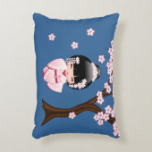 白い着物こけし人形 – かわいい芸者ガール アクセントクッション (正面(垂直))