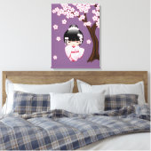 白い着物こけし人形 – かわいい芸者ガール キャンバスプリント (インサイチュ (寝室))