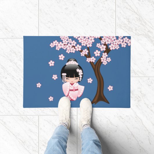 白い着物こけし人形 – かわいい芸者ガール ドアマット (室内)