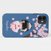 白い着物こけし人形 – かわいい芸者ガール Case-Mate iPhoneケース (裏面(横))
