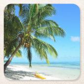 白い砂のビーチのコースターの黄色いカヤック スクエアペーパーコースター (正面)