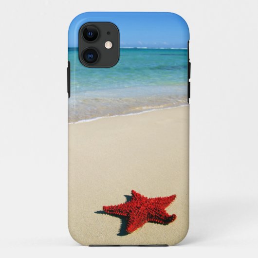 白い砂のビーチの赤いヒトデ Case-Mate iPhoneケース (裏面)