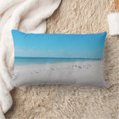 白い砂のビーチ ランバークッション (ブランケット)