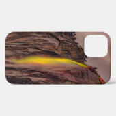 白い空の下に落ちる滝 Case-Mate iPhoneケース (裏面 (横))