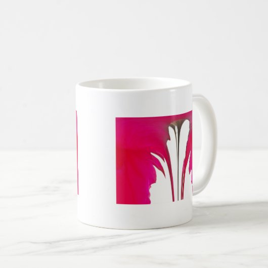 白い空の下のシックで驚くべき赤のバラ.png コーヒーマグカップ (正面右)