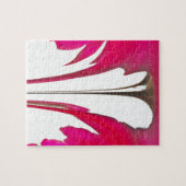 白い空の下のシックで驚くべき赤のバラ.png ジグソーパズル (横)