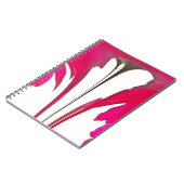 白い空の下のシックで驚くべき赤のバラ.png ノートブック (左側)