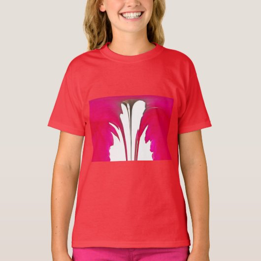 白い空の下のシックで驚くべき赤のバラ.png tシャツ (正面)