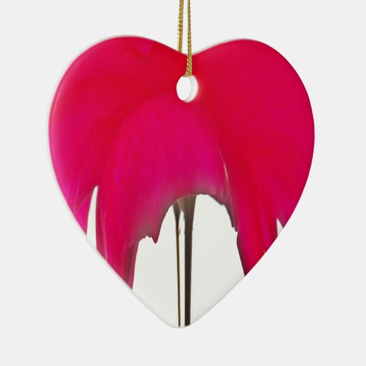 白い空の下の美しい驚くべき赤のバラ セラミックオーナメント (右)