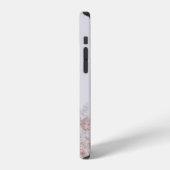 白い空の下の茶色の葉のない木 iPhoneケース (左側面)